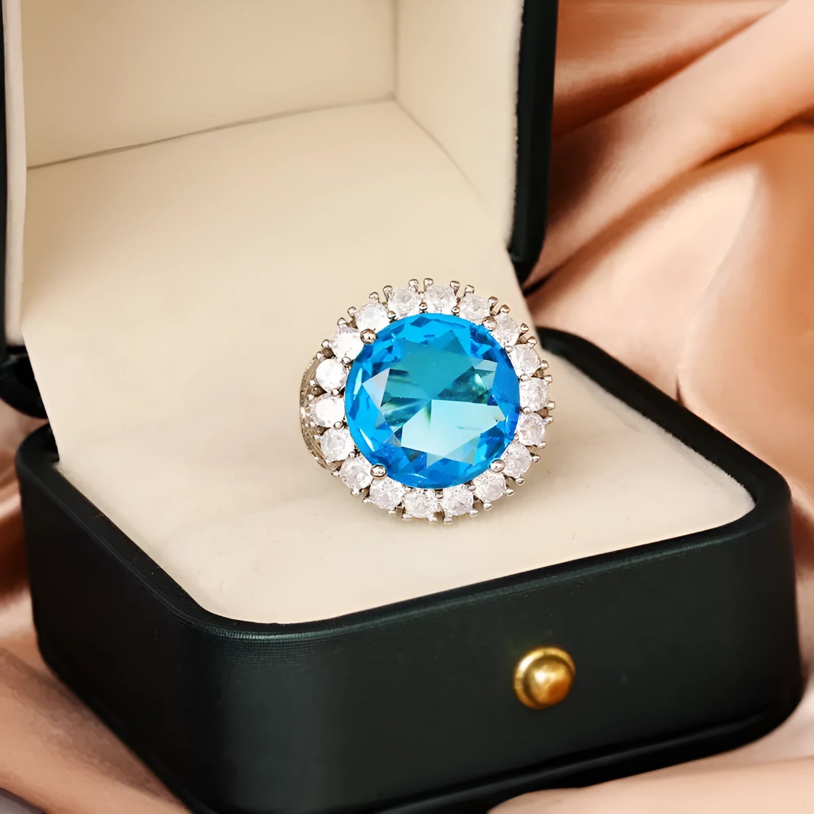 Italian court retro hollow women's ring in brass electroplated white steel