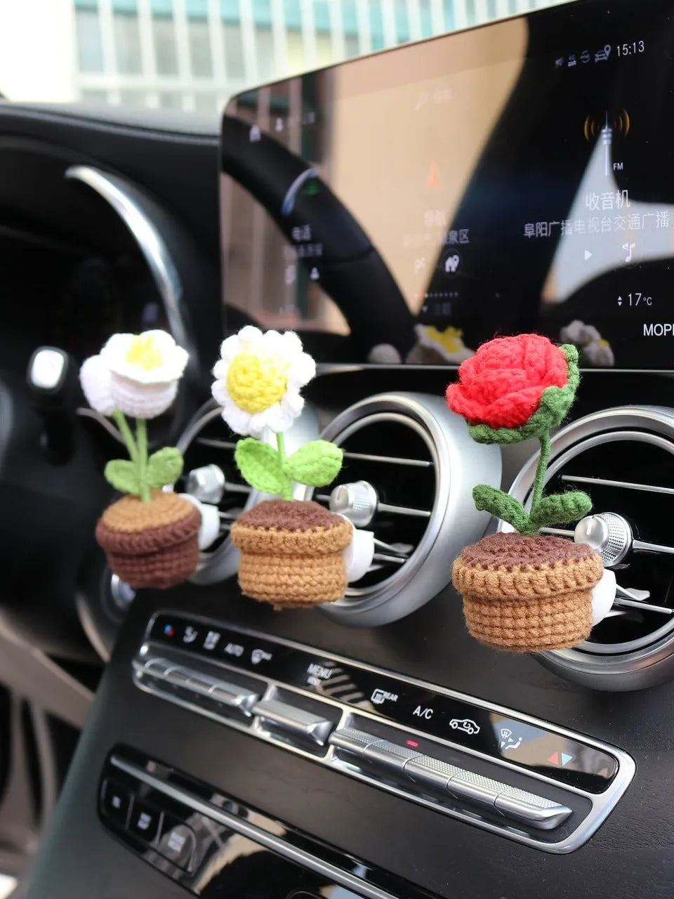 Wool felt car air vent clip with potted plant design measuring 4cm by 8cm