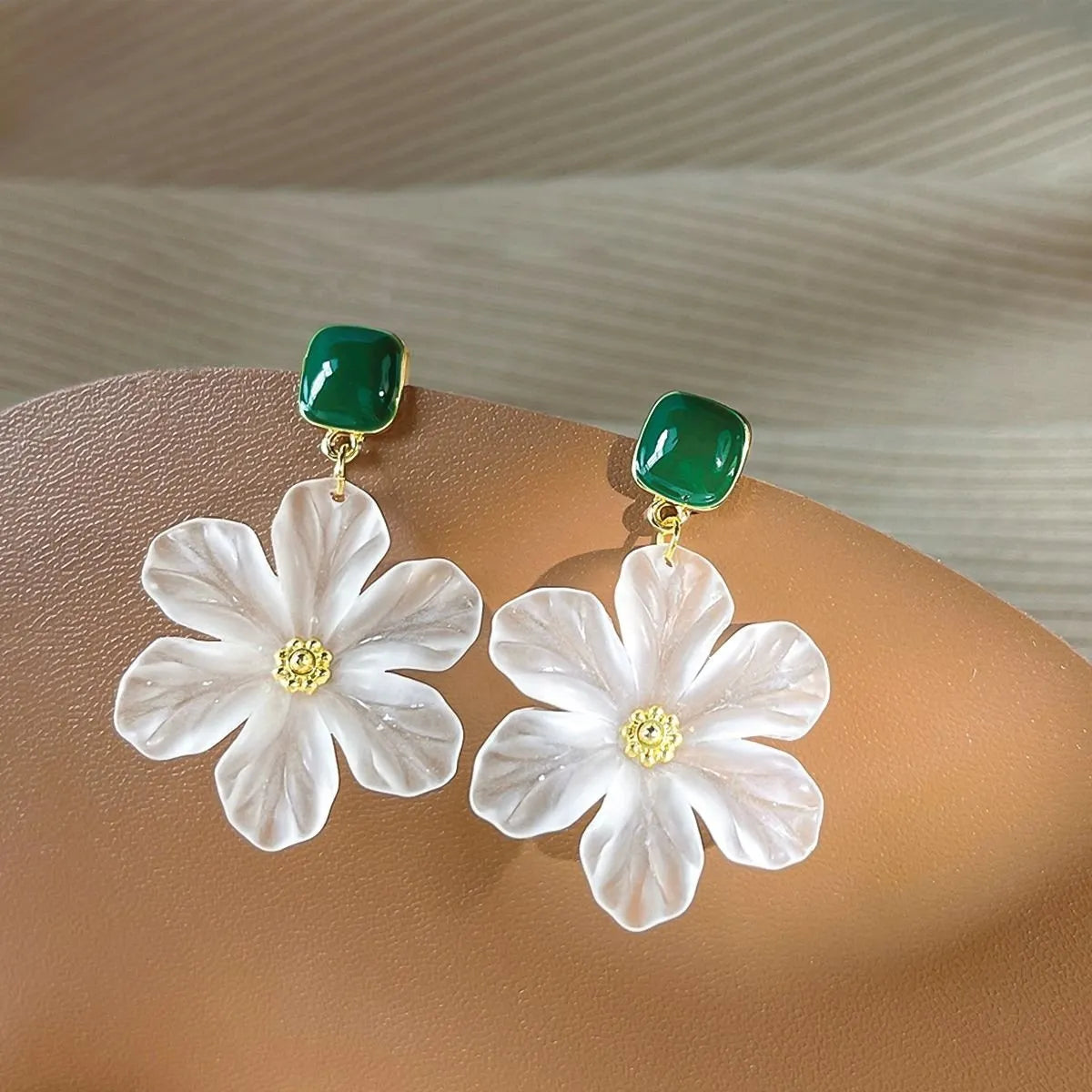 Dark green needle flowers design women's earrings in sterling silver tone alloy