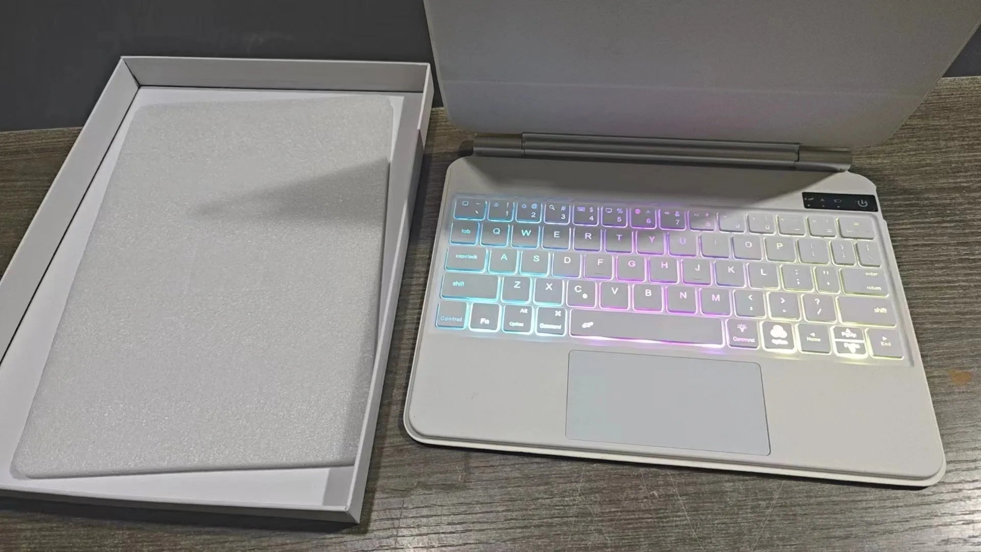 Suspension Magic Control magnetic Bluetooth keyboard case attached to an iPad Pro in black colour.