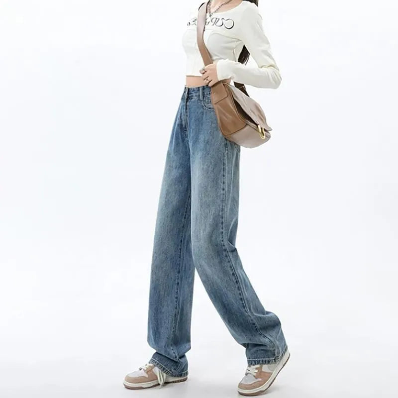 Women's high waist wide leg jeans in retro blue denim with straight cut