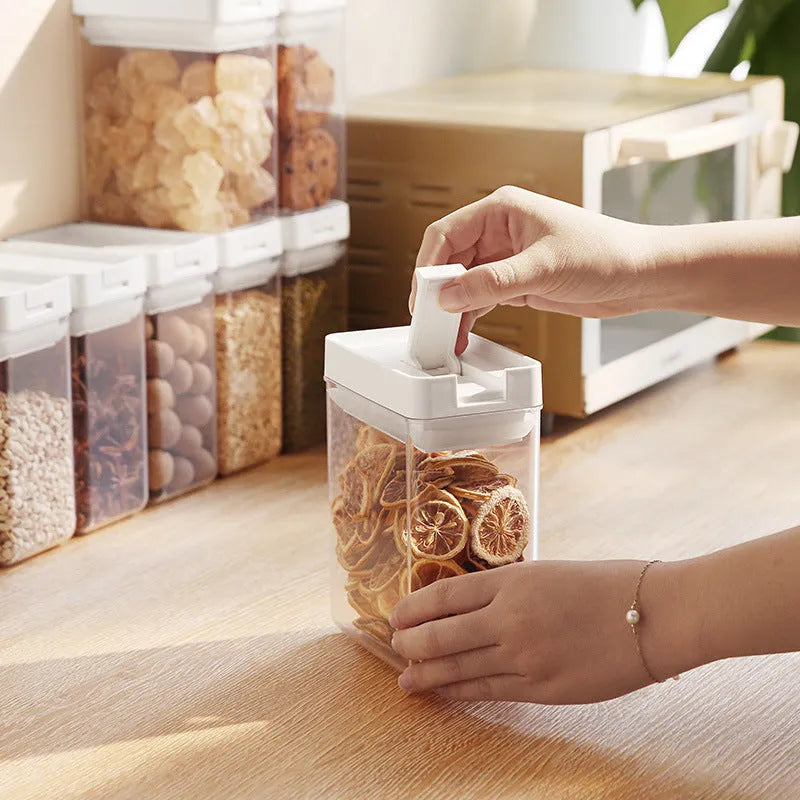 Transparent white plastic food storage container with 400ml capacity for grains