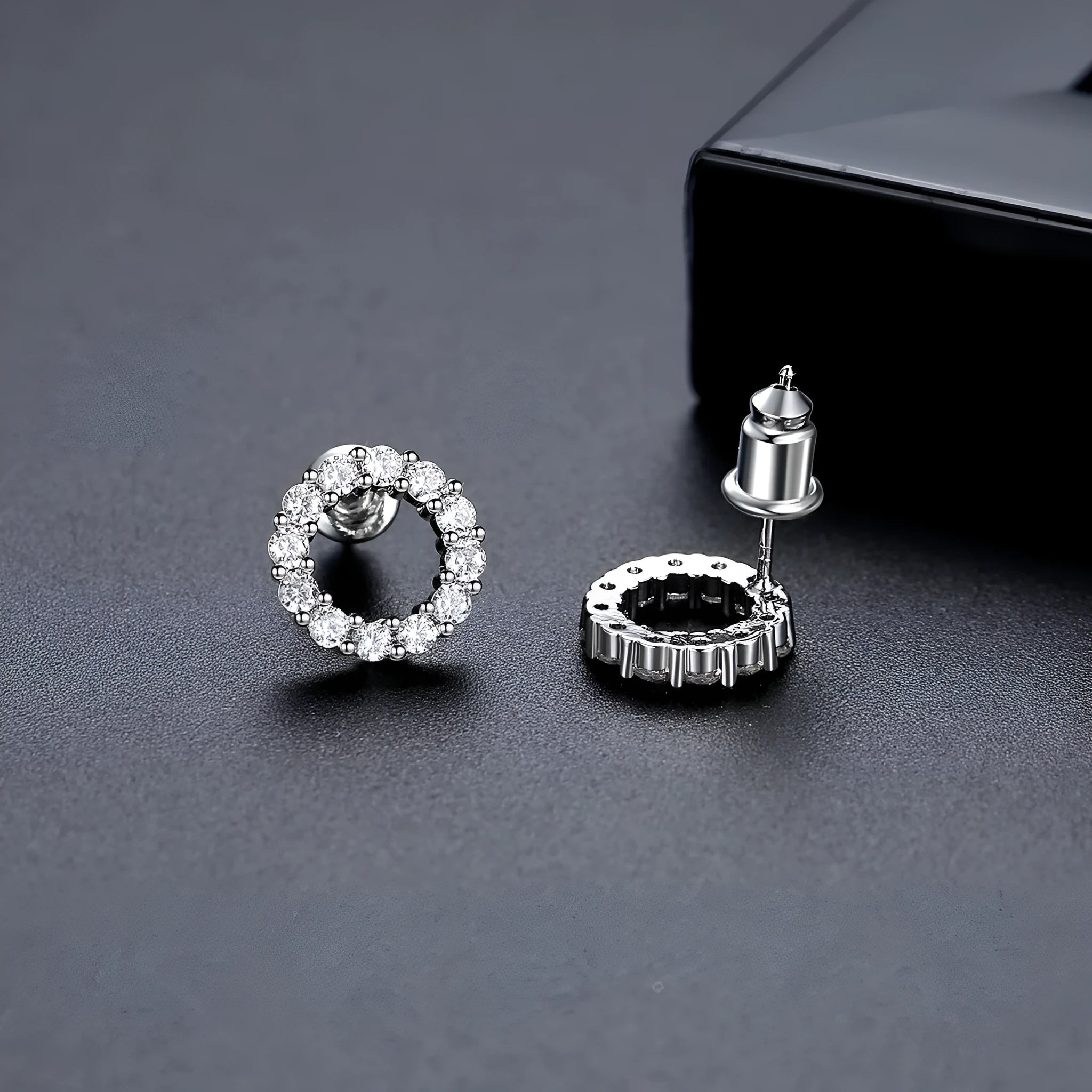 Copper micro zircon-encrusted stud earrings in geometric ring shape for women