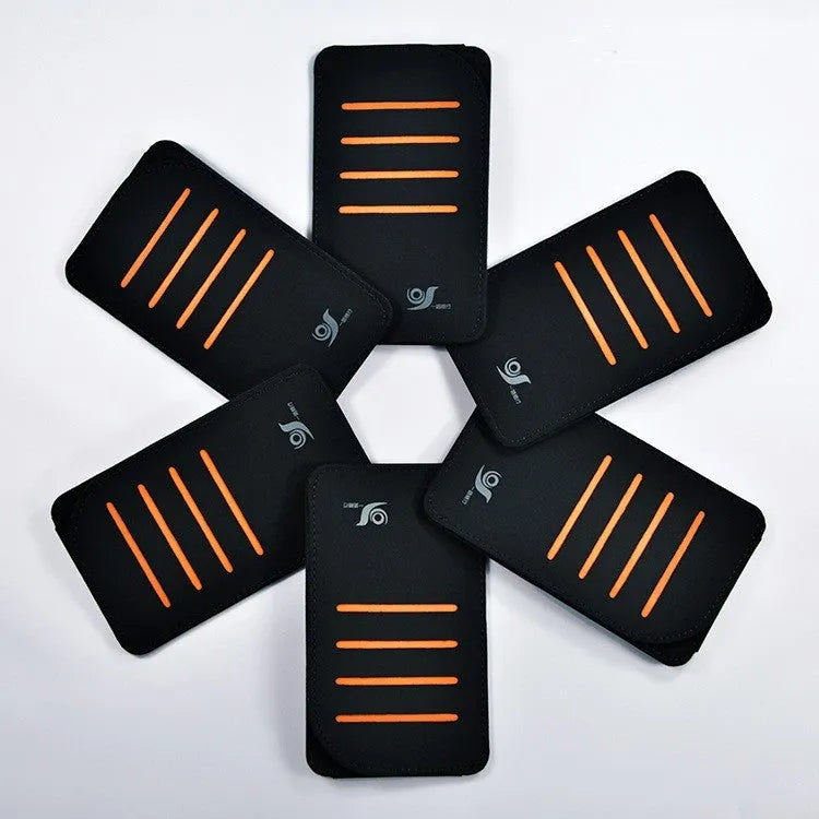 Set of four foldable car sun visors and a storage bag for dashboard and windscreen protection.