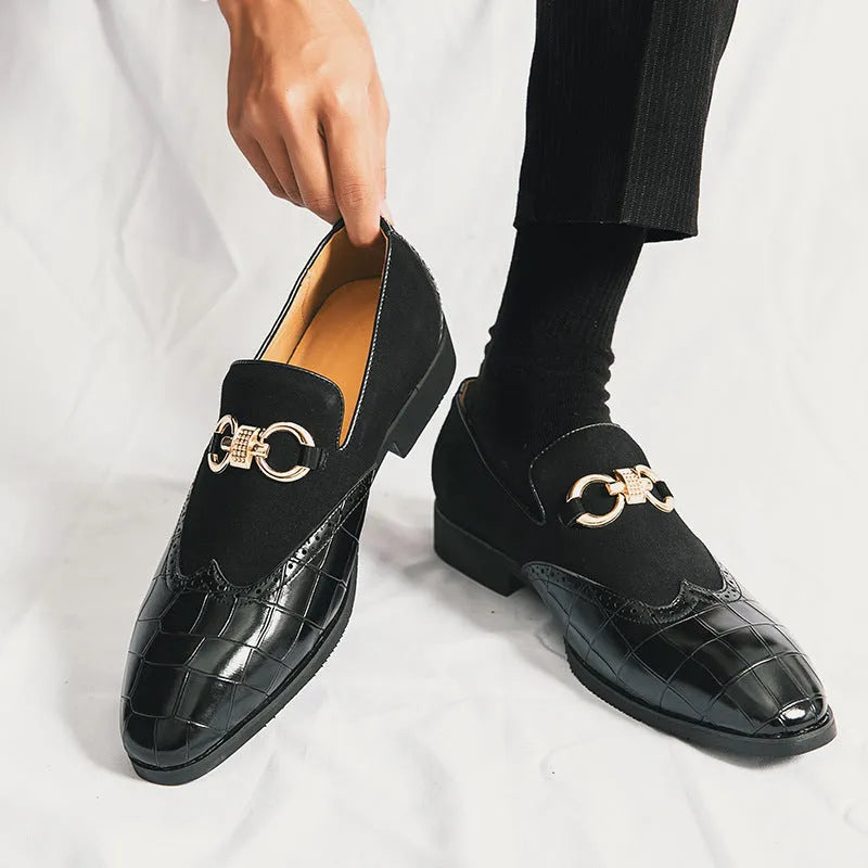 Men's black and green pointed toe casual business shoes with a low-top PU upper and rubber sole.