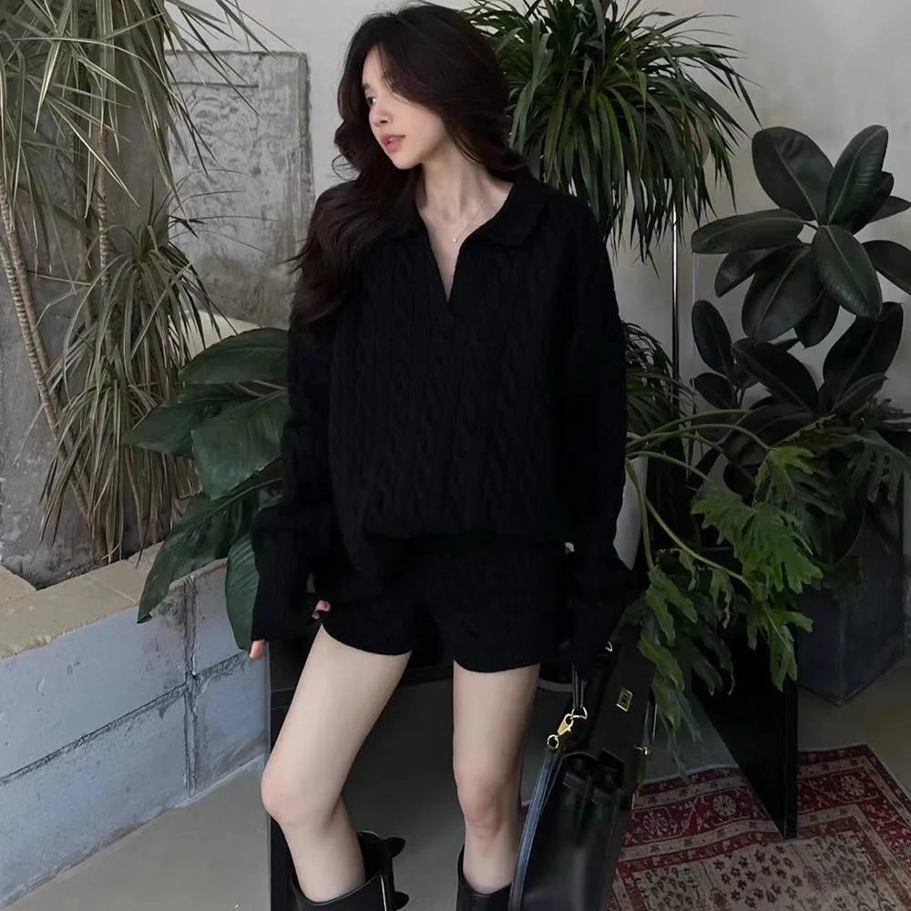 Women's knitted suit set with cable knit sweater and elastic waist shorts in acrylic fabric