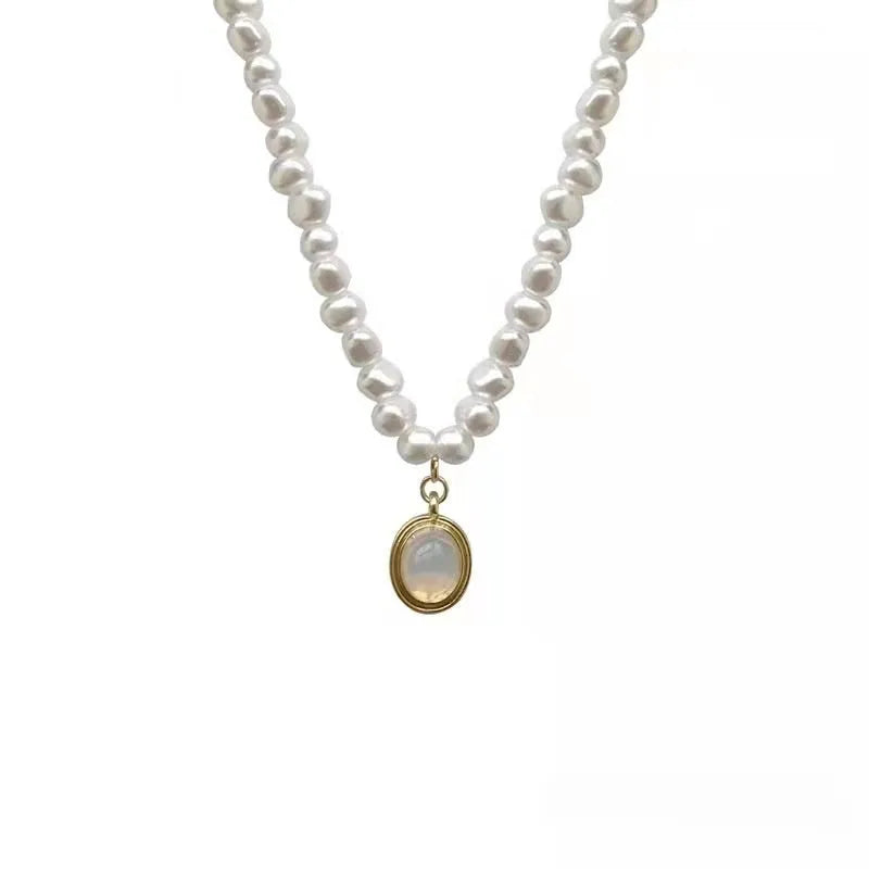 Geometric alloy necklace with adjustable length from 21cm to 50cm