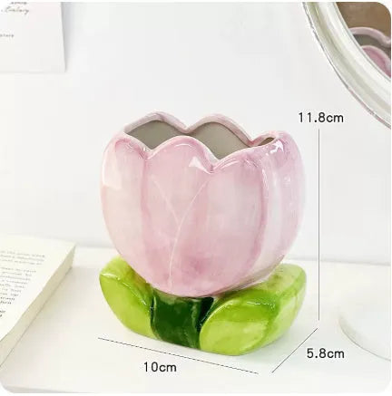 Ceramic flower pen holder storage box with floral pattern on desktop