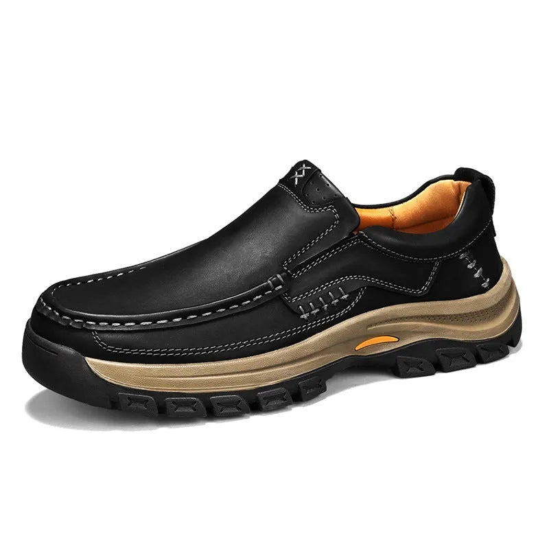 Men's black mountaineering shoes with thick rubber soles and round toe design