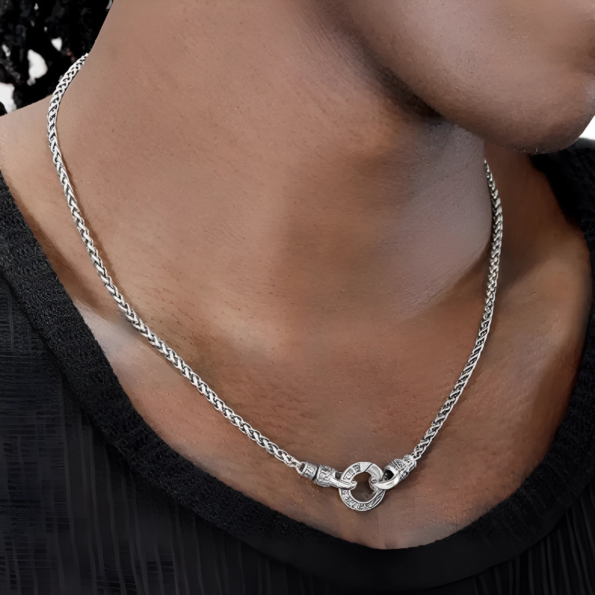 A simple S925 sterling silver clavicle necklace for women on a white background.