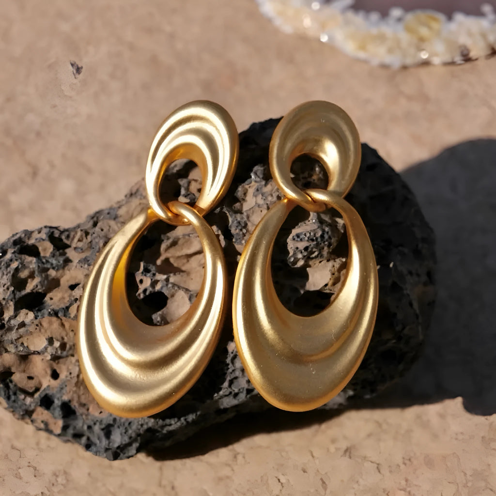 Quicksand-coloured double circle French retro earrings with U-shaped design on copper