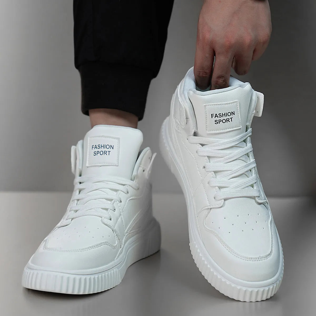 Men's white microfiber casual shoes with round-toe design for autumn and winter leisure wear