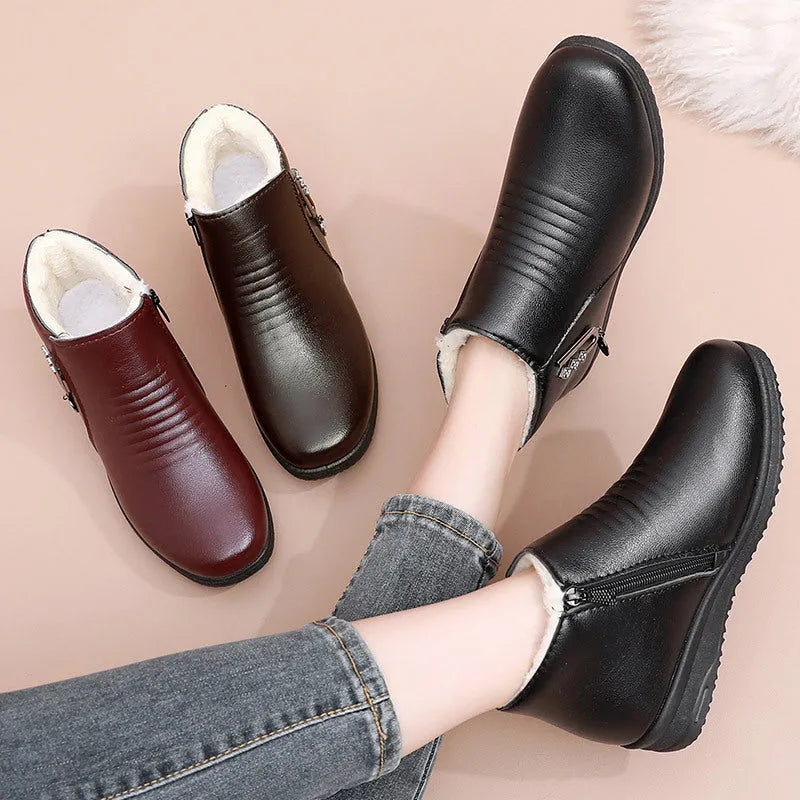 Winter cotton shoes for elderly with soft sole and flat heel, solid colour design