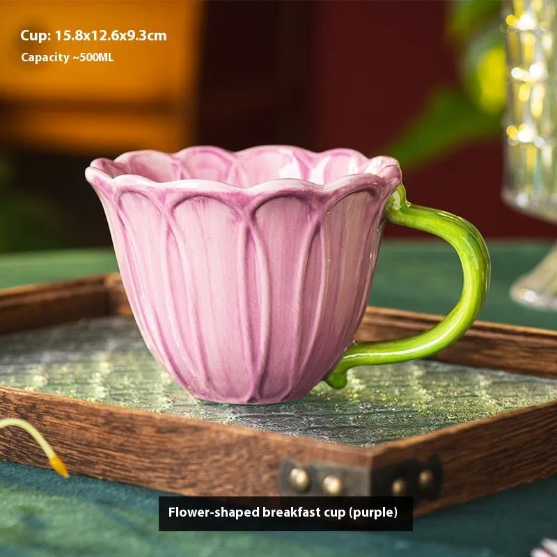 Ceramic breakfast cup with floral pattern in 500ml capacity, red and purple colour options