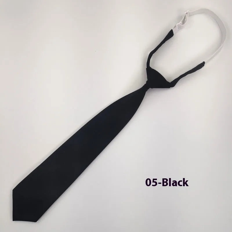 Men's solid colour cotton bow tie in arrow style measuring 35x7cm