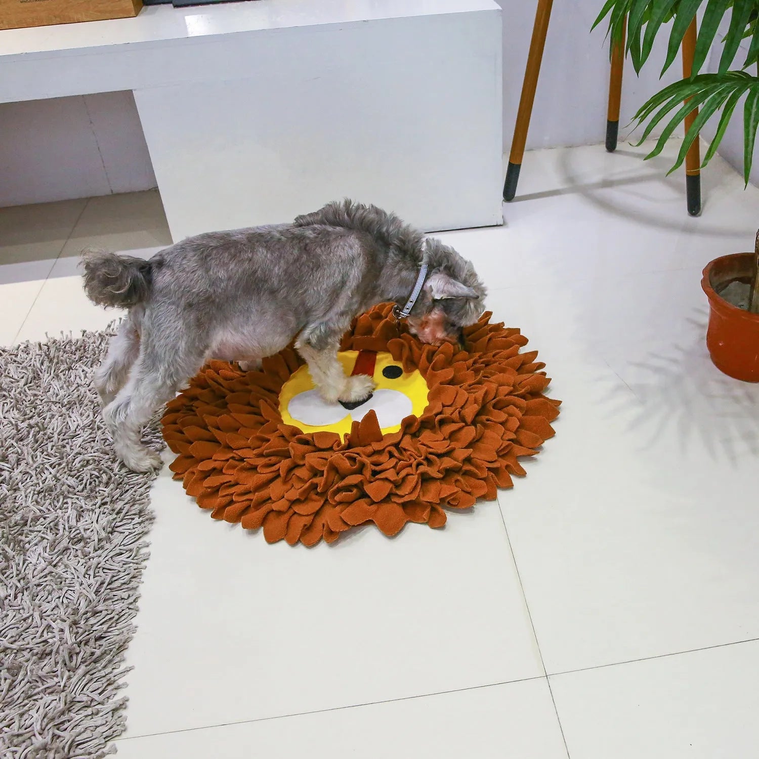 Brown Lion Sniffing Pad blanket for dogs and cats with textured Yizhiwen surface for hiding food.
