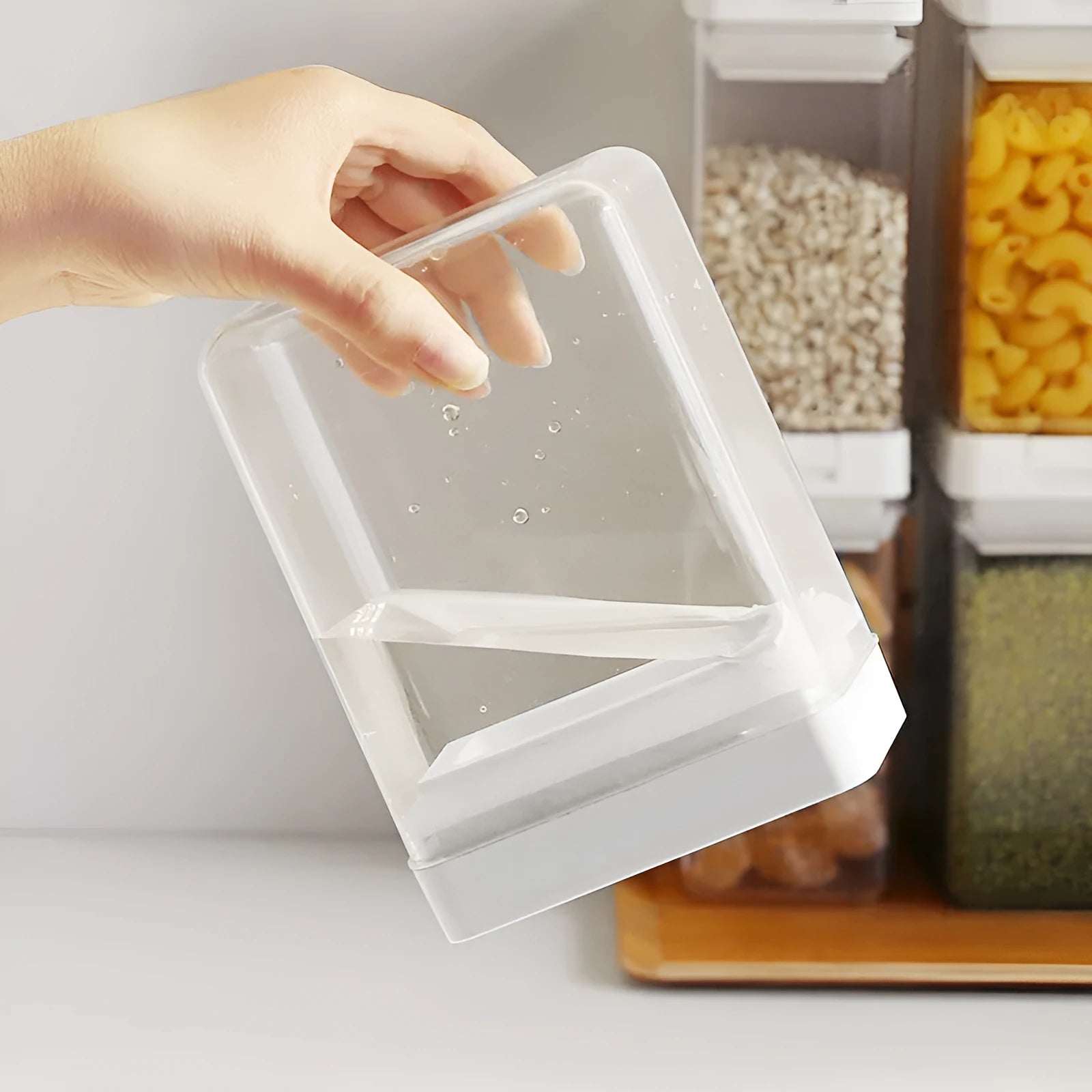 Transparent white plastic food storage container with 400ml capacity for grains