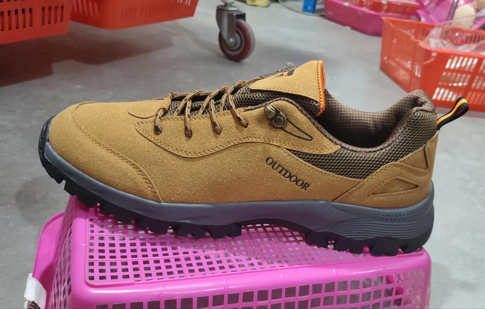 Men's low-cut outdoor hiking shoes in Army Green colour with mesh lining and PU insole.