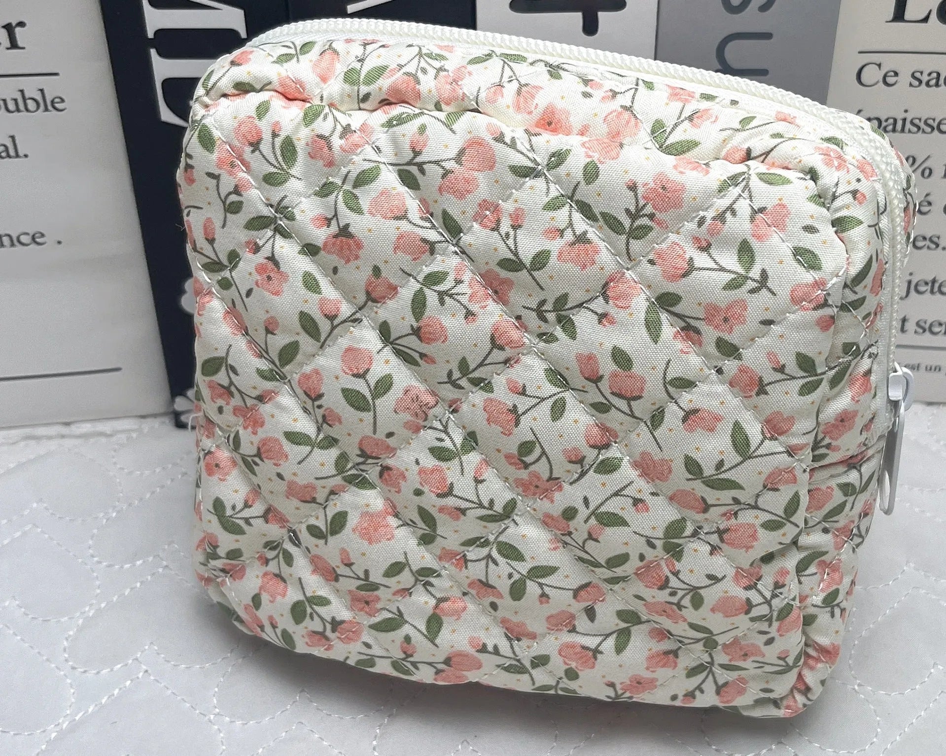 Women's floral print key storage bag in lightweight polyester with zip closure