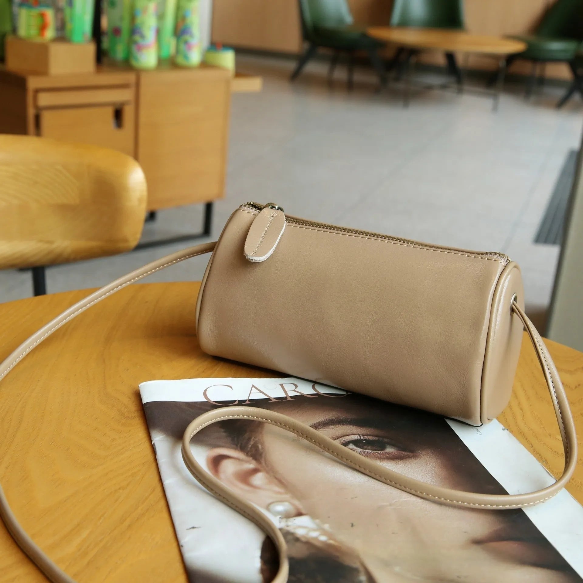 Women's genuine leather crossbody bag in pillow shape with retro splicing details, black colour, 20x8x15cm