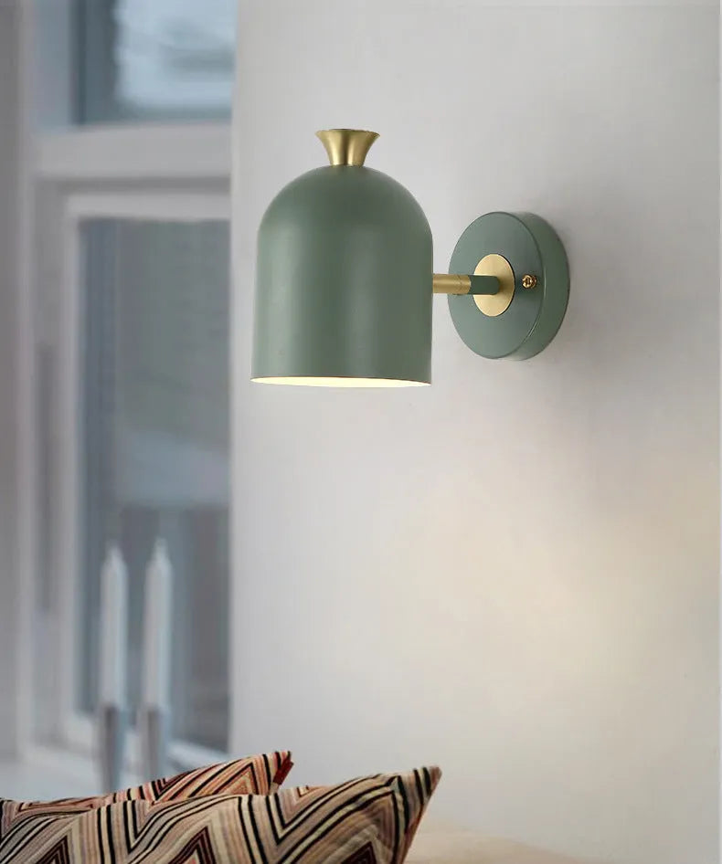Single-head aluminium wall lamp in a choice of yellow, green, blue, or pink colours