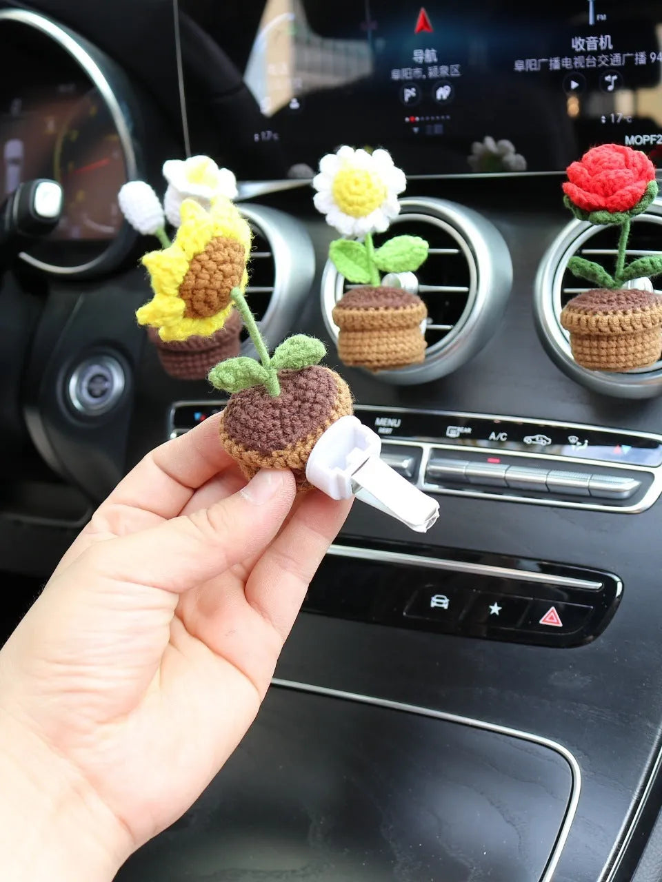 Wool felt car air vent clip with potted plant design measuring 4cm by 8cm