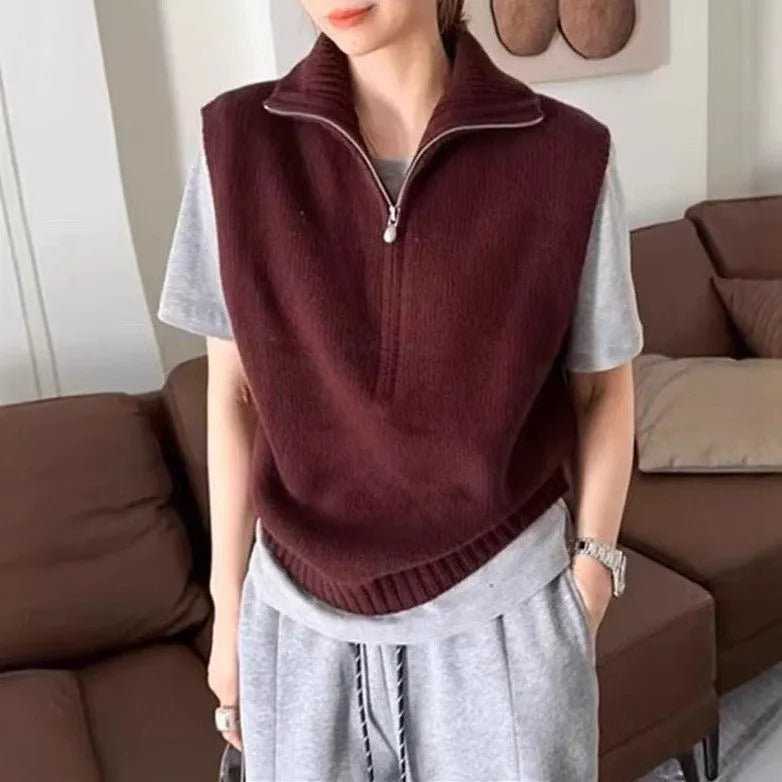 Retro half zip sleeveless knit vest in polyester mesh with 3D pattern