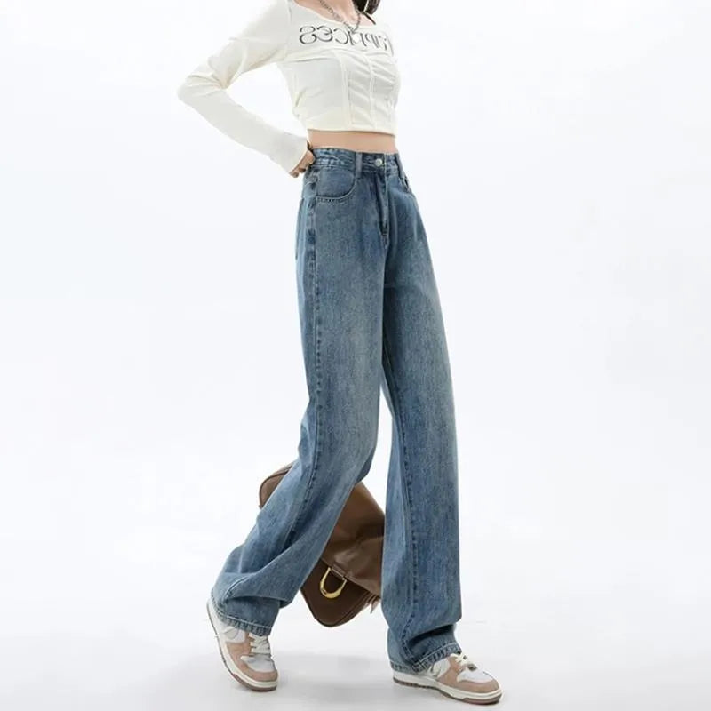 Women's high waist wide leg jeans in retro blue denim with straight cut