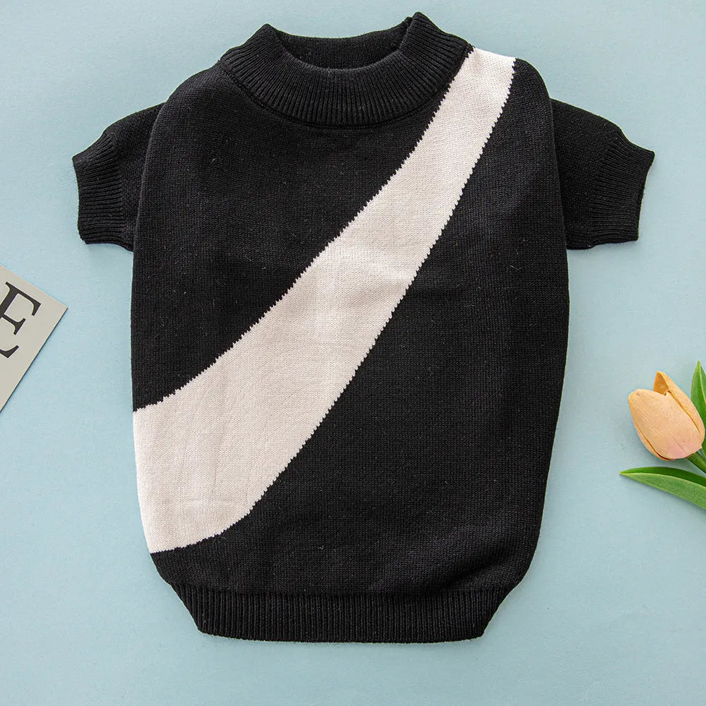 Wool dog sweater for corgis and poodles in casual style with colour options