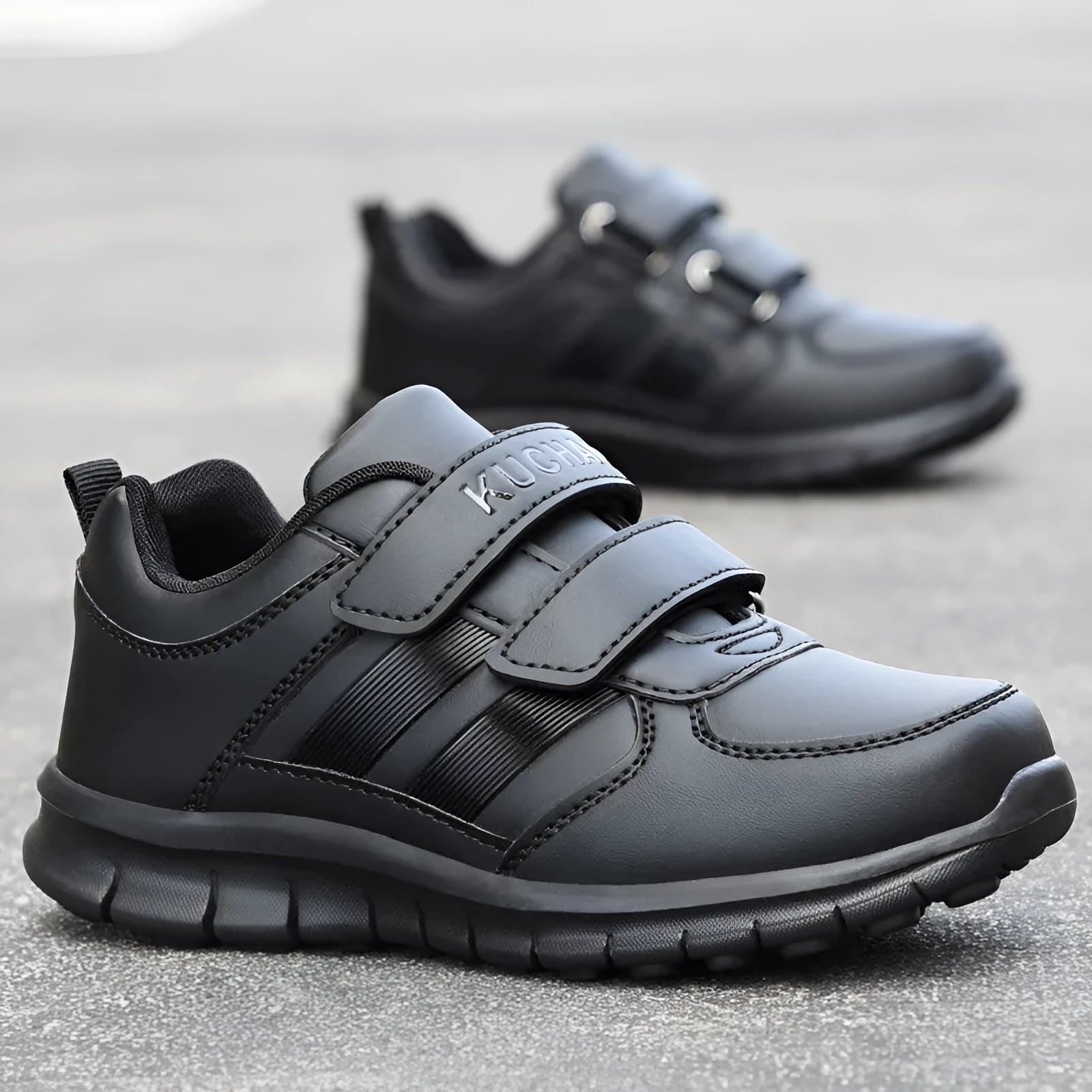 Boys' black waterproof non-slip deodorant sports shoes with mesh upper and rubber sole