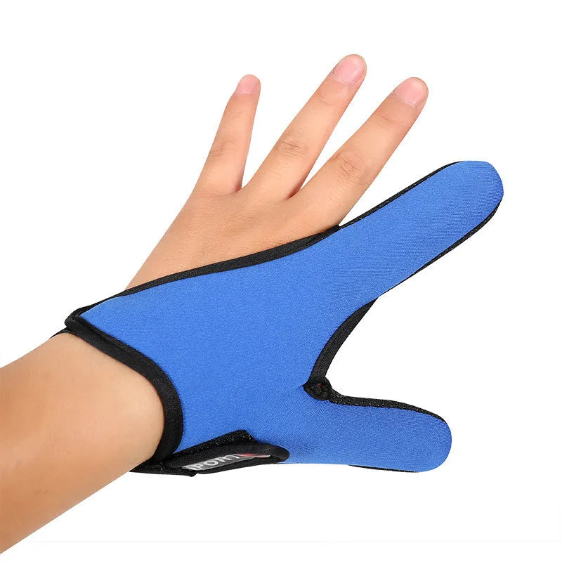 Two finger fishing glove in camouflage colour showing diving cloth back and microfiber palm material.