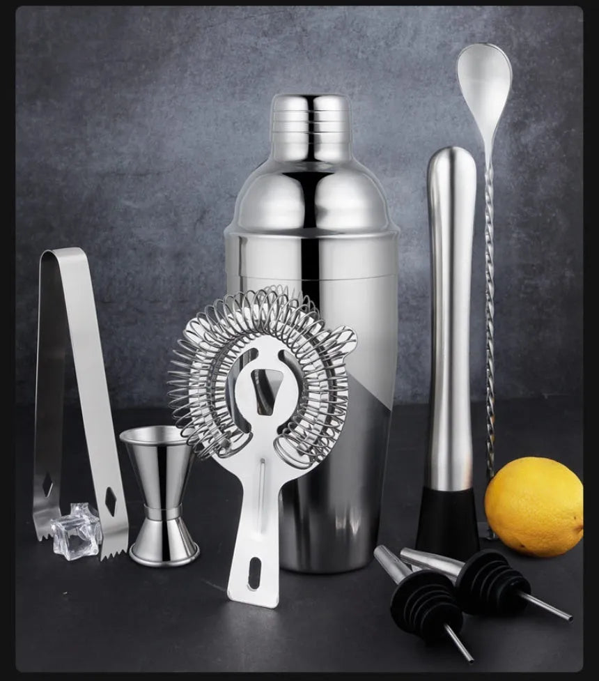 23-piece stainless steel cocktail set with bartender tools and European style acrylic accessories