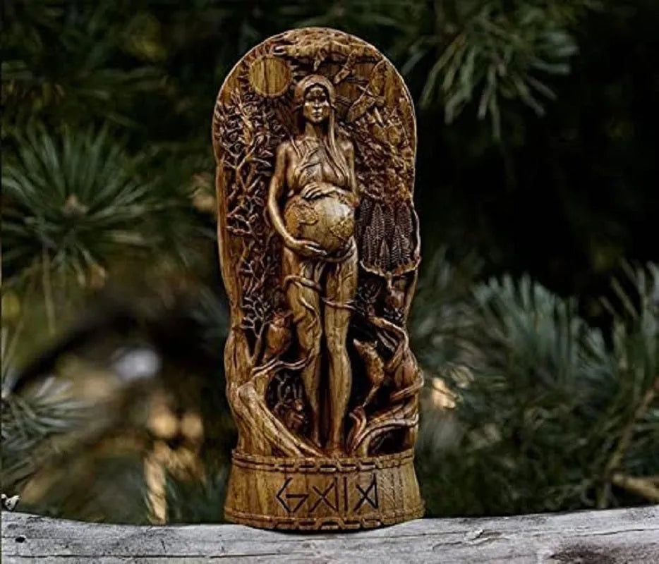 Resin Greek goddess statue measuring 22cm high for pagan altar or garden decoration