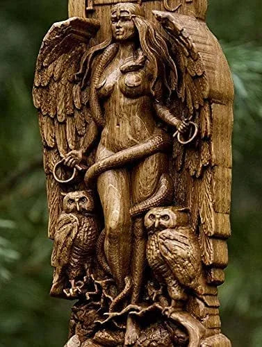 Resin Greek goddess statue measuring 22cm high for pagan altar or garden decoration