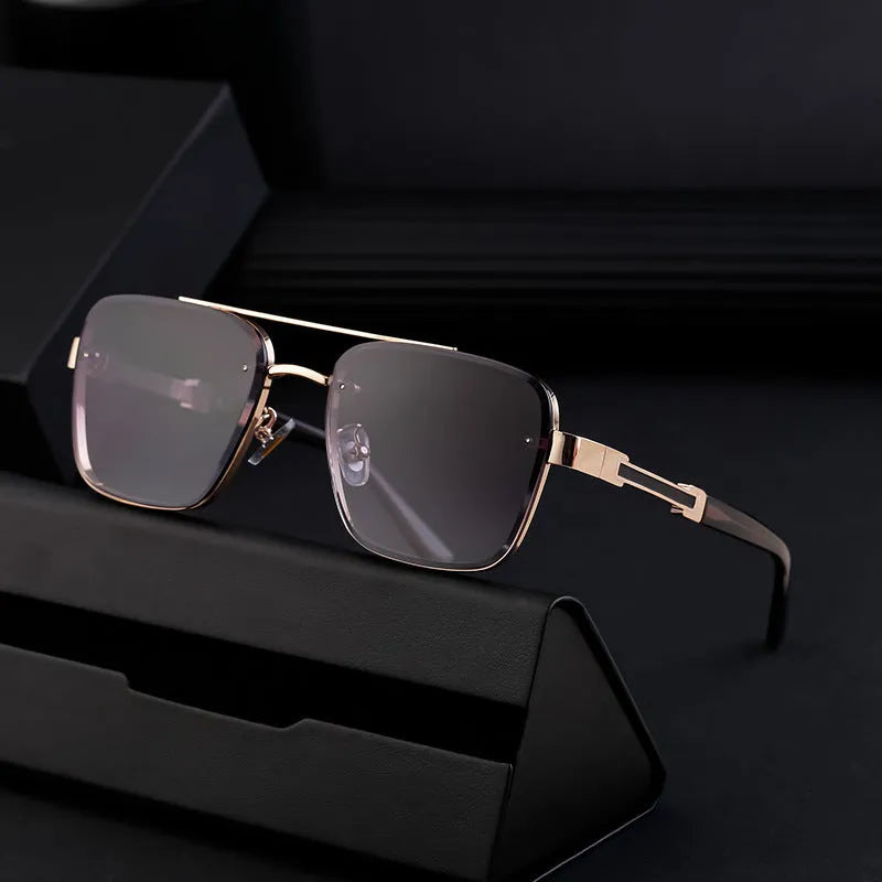 Men's vintage sunglasses with UV protection in gold gradient blue colour with PC frames