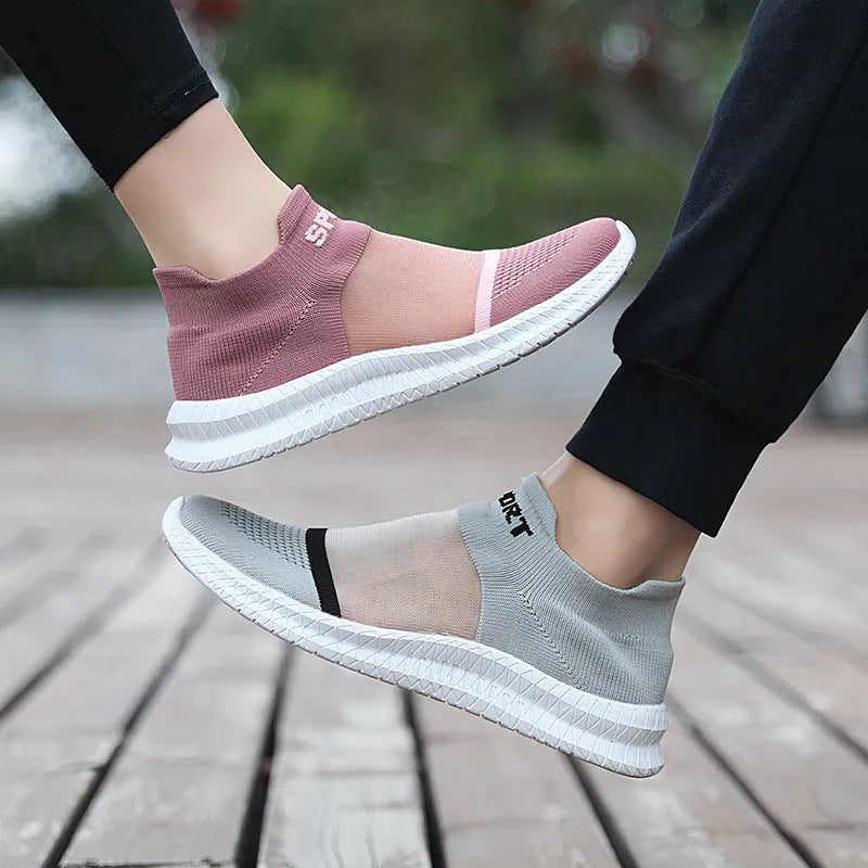 Flyknit casual sock shoes in multiple colours with lace-up front and MD sole