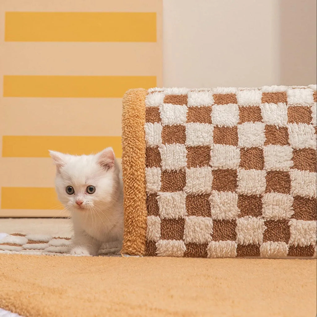 Coffee-coloured plush pet bed with integrated tunnel and anti-slip base for dogs and cats