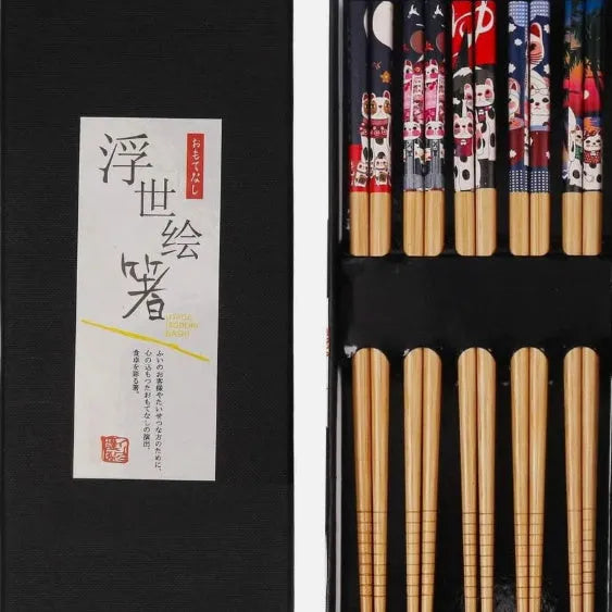 Japanese style bamboo chopsticks with five-colour lucky cat or elegant blue patterns in 5-pair packaging