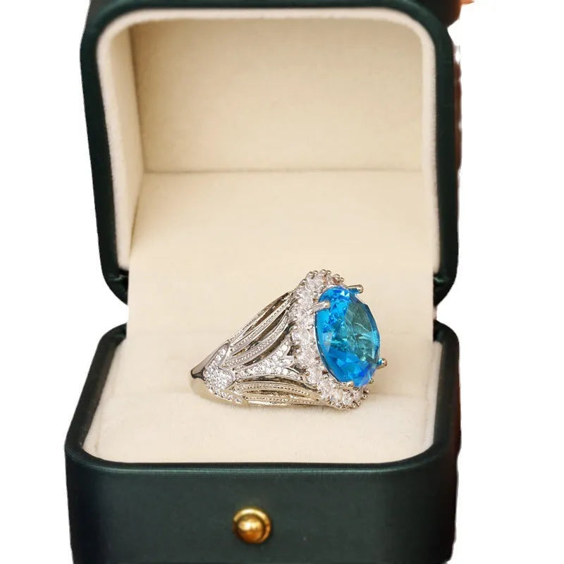 Italian court retro hollow women's ring in brass electroplated white steel