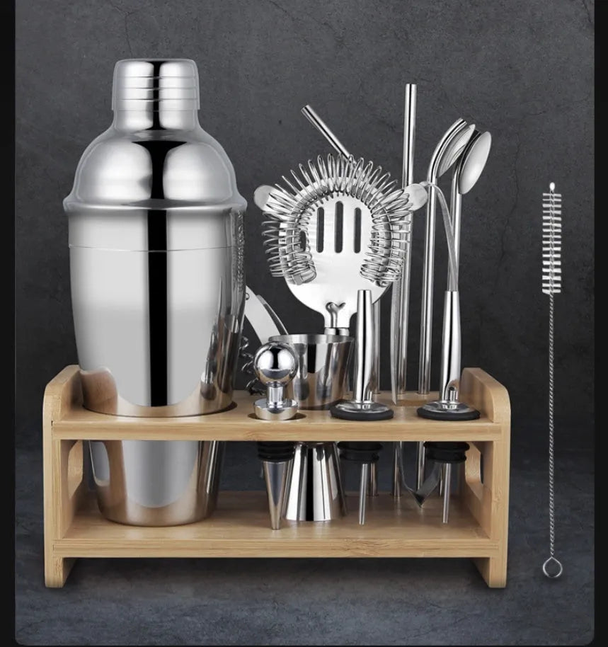 23-piece stainless steel cocktail set with bartender tools and European style acrylic accessories