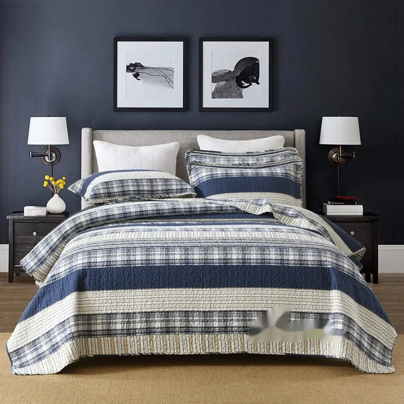 Quilted cotton bed cover set with pillowcases in American style pattern