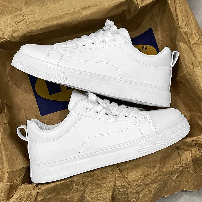 Men's low-top Korean-style sneaker in black with white rubber sole