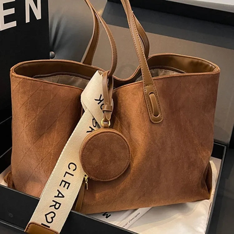 Women's large polyester tote bag with horizontal square shape and internal zipped compartment in four colour options