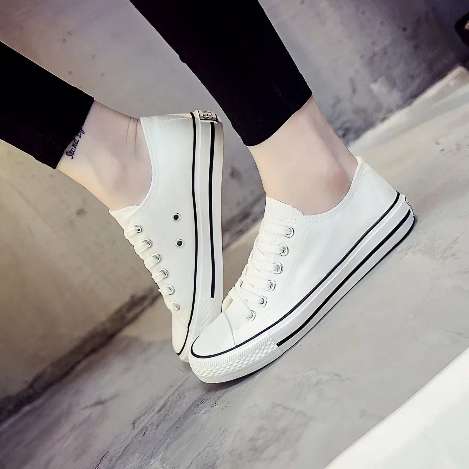 Solid colour women's casual canvas slip-on shoes on a white background, showing the simple design and canvas upper material.