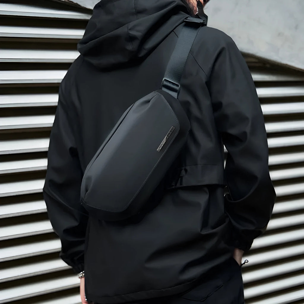 Men's black oxford cloth messenger bag with one-shoulder design for riding and daily use