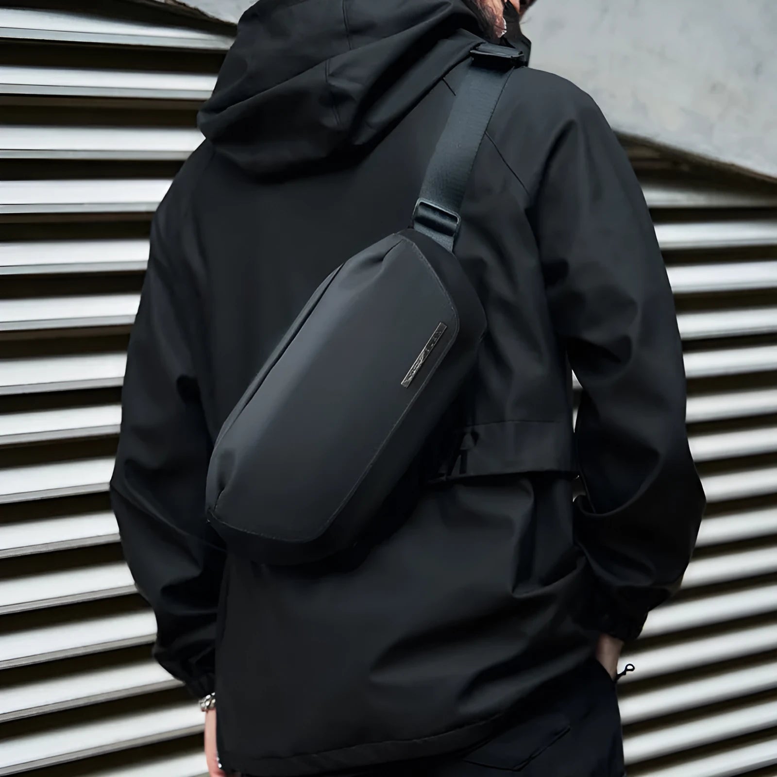Men's black oxford cloth messenger bag with one-shoulder design for riding and daily use