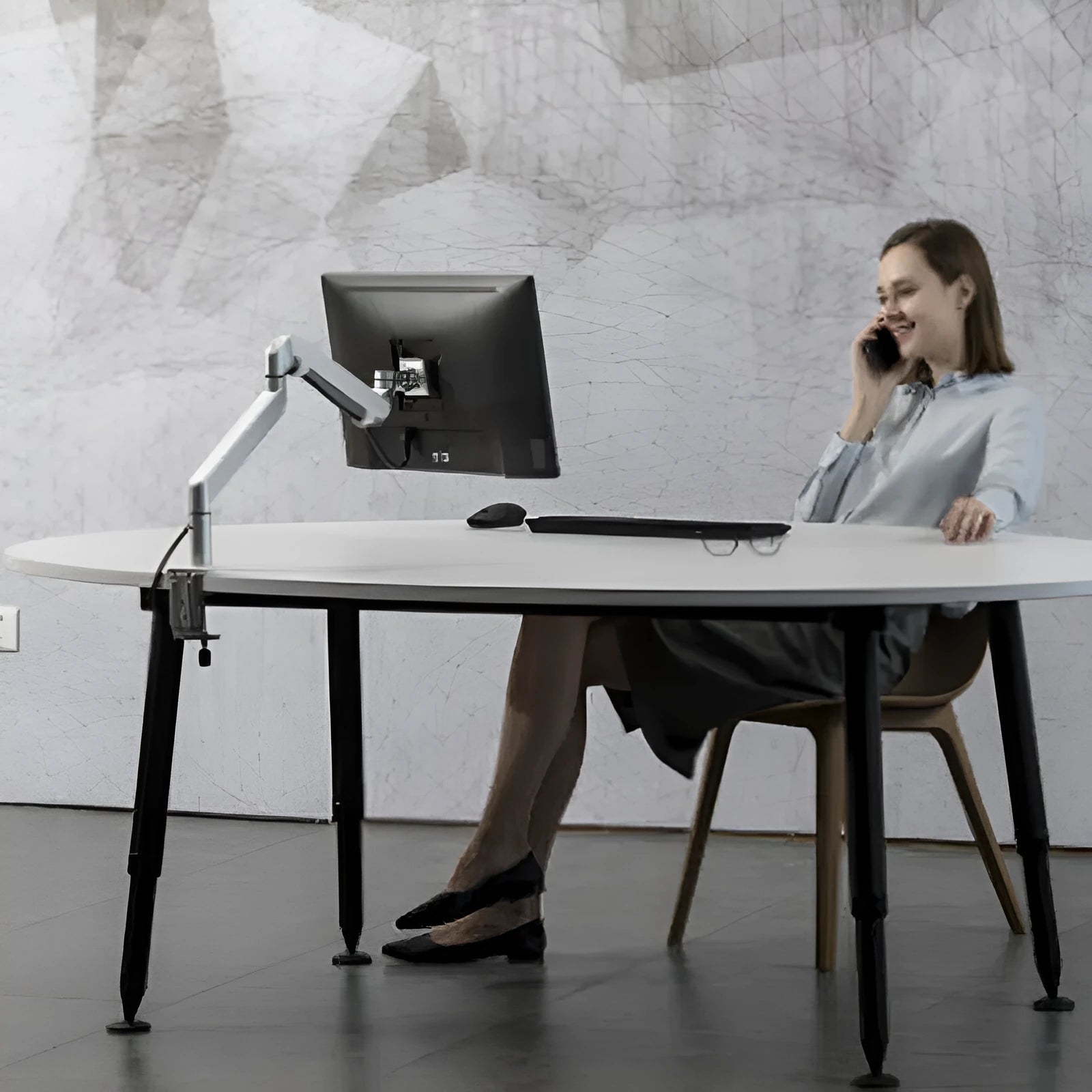 Aluminium computer stand with air pressure arm bracket in black or silver colour
