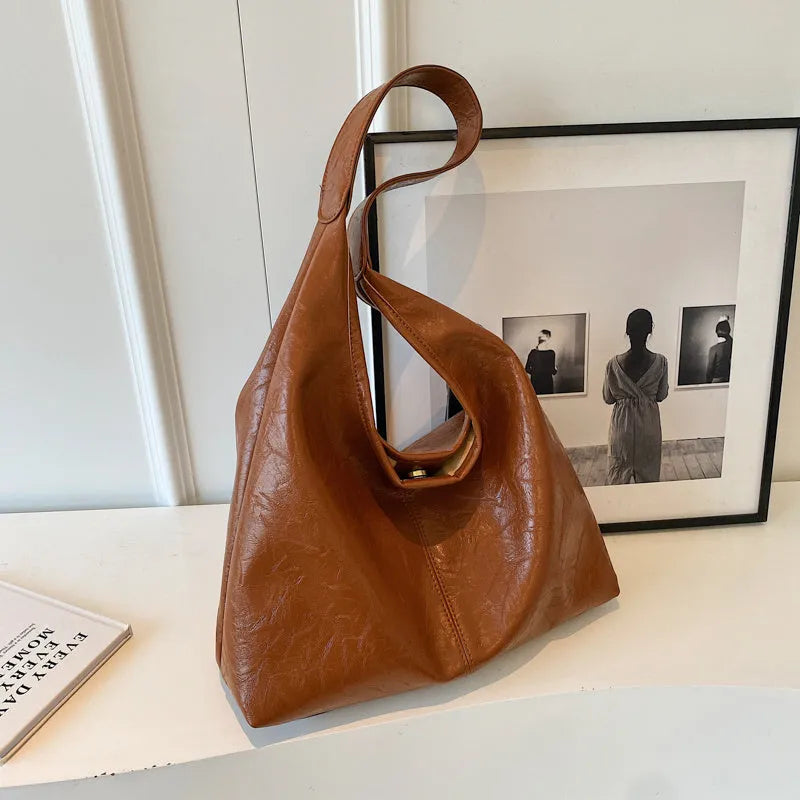 Soft PU leather casual shoulder bag with sandwich pocket in choice of five colours