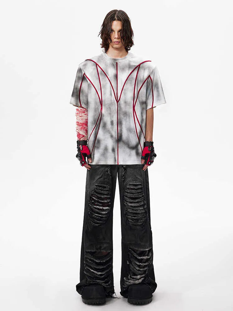 Padded shoulder short sleeve T-shirt with three-dimensional line patchwork design and round neck collar