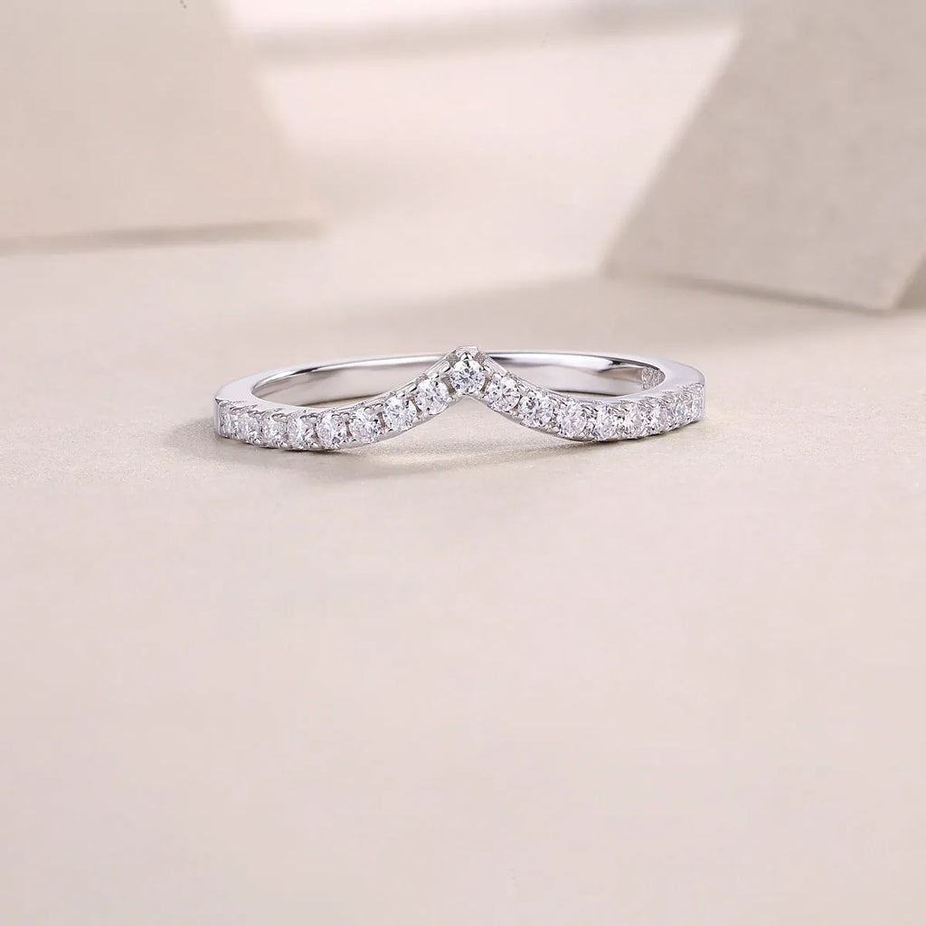 Moissanite wedding ring set on S925 silver with platinum plating, ring size 7, with gift box and GRA certificate